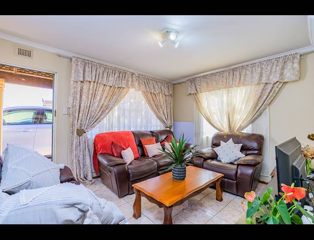 3 BEDROOM HOUSE FOR SALE IN SOUTHGATE